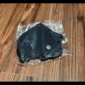 2 Lululemon Double Strap Face Mask Bl…